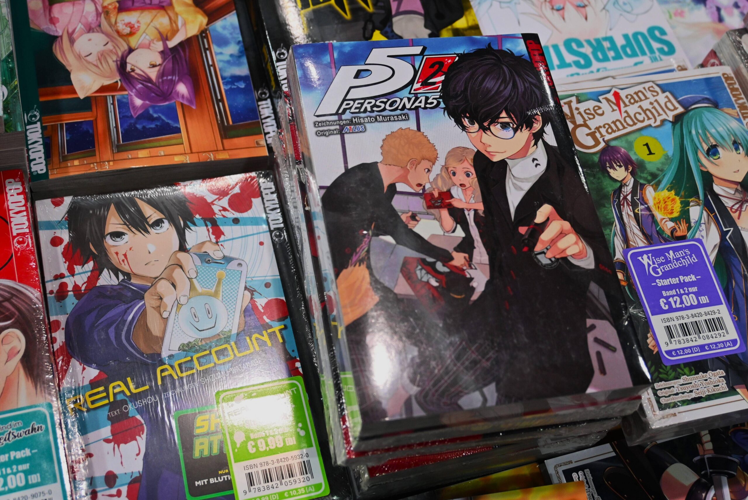 a Persona 5 comic book among many other comics as learning ground for the upcoming Persona 5: The Phantom X